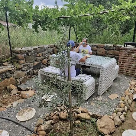 Yuvarlak Cay Yaninda Huzur Ve Doga Evi Beyobasi