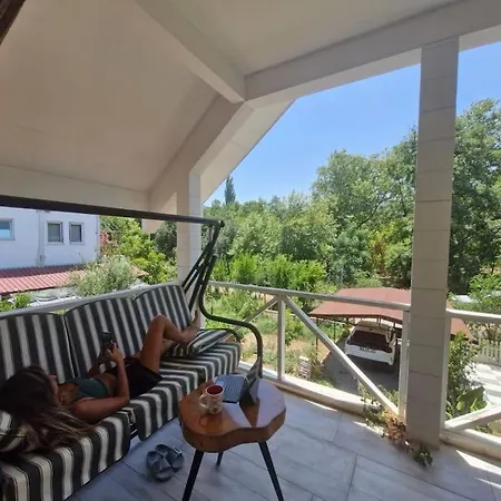 Yuvarlak Cay Yaninda Huzur Ve Doga Evi Beyobasi